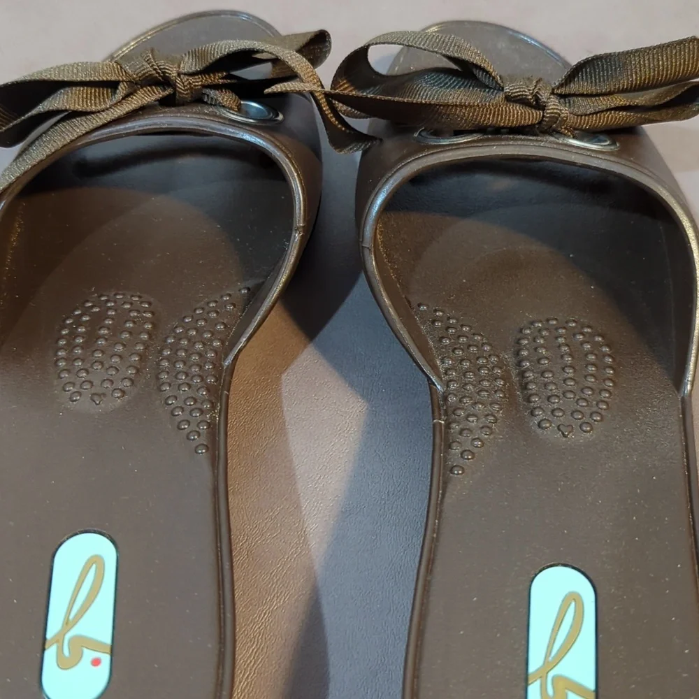 OKA b. Madison Slide Sandals Brown Mini Wedge With Bow Size S 5 - 6 NWOT